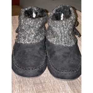 Airwalk Shoes women size 8.5 black suede sweater slippers